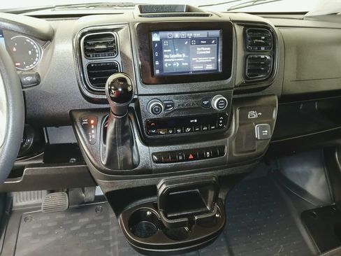 Used 2025 RAM ProMaster 2500 w/ U-Haul Equipment Group FWD image 15