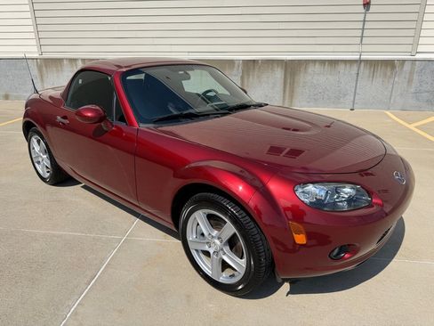 Used 2007 MAZDA MX-5 Miata Sport RWD image 23