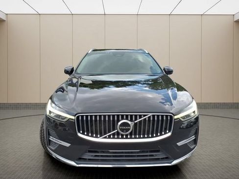 Used 2023 Volvo XC60 B5 Plus w/ Climate Package AWD/4WD image 4