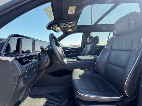 Certified 2023 Cadillac Escalade ESV Premium Luxury AWD/4WD image 25