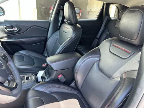 Used 2022 Jeep Cherokee Trailhawk w/ Premium Leather Package AWD/4WD image 3