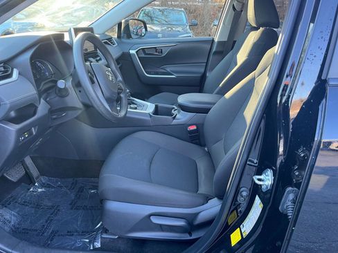 Used 2025 Toyota RAV4 LE image 21