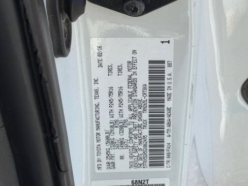 Used 2016 Toyota Tacoma SR image 29