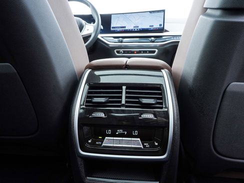 Used 2026 BMW X7 xDrive40i image 46