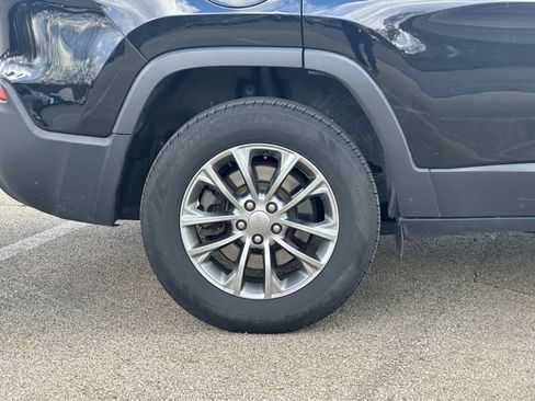 Used 2019 Jeep Cherokee Latitude Plus image 22