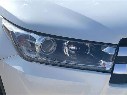 Used 2019 Toyota Highlander Limited AWD/4WD image 28