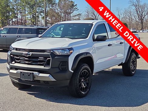 Used 2024 Chevrolet Colorado Trail Boss image 2