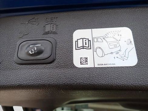 Used 2017 Ford Escape Titanium image 8