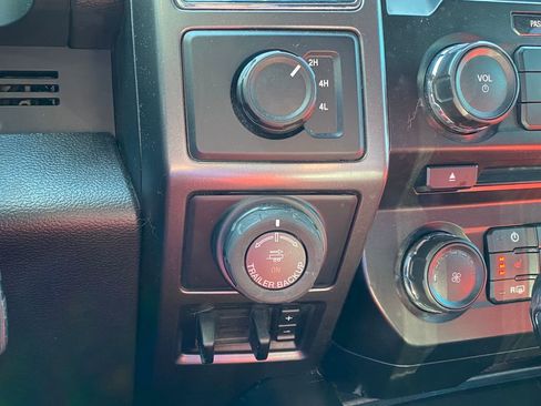 Used 2018 Ford F150 XLT w/ Equipment Group 302A Luxury AWD/4WD image 30