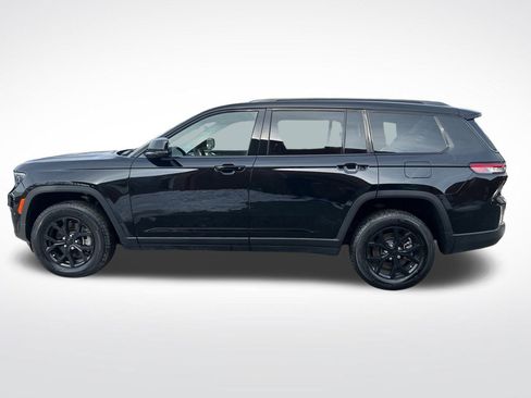 Used 2024 Jeep Grand Cherokee L Laredo image 2