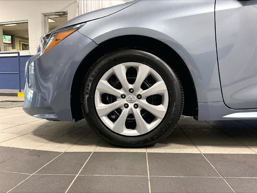 Certified 2025 Toyota Corolla LE FWD image 7