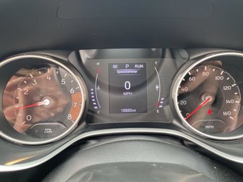 Used 2019 Jeep Compass Latitude AWD/4WD image 16