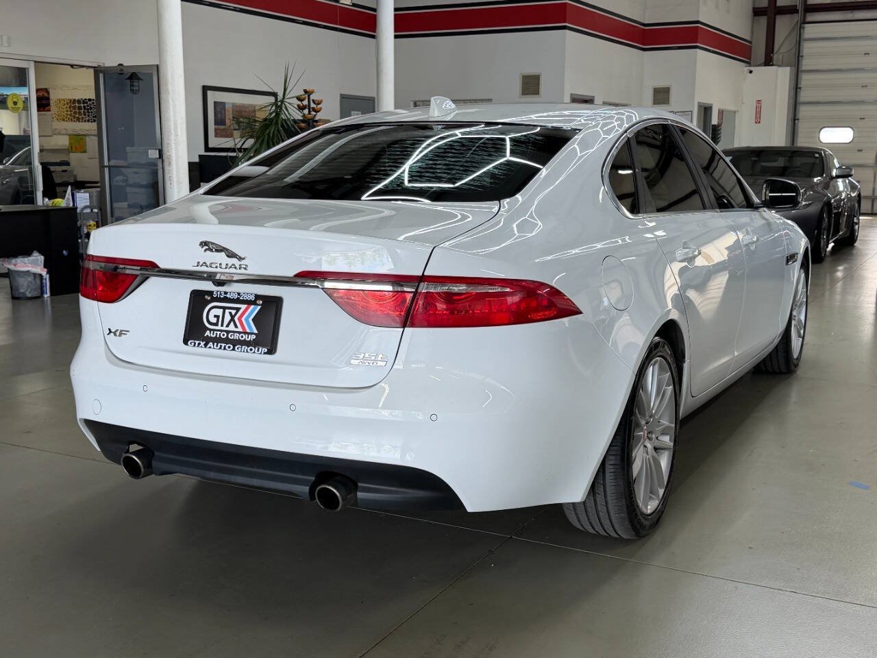 Used 2016 Jaguar XF Prestige AWD/4WD image 2