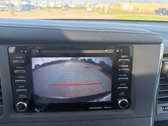 Used 2018 Toyota Sienna SE FWD image 10