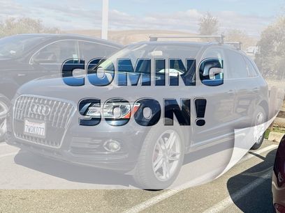 Used 2017 Audi Q5 2.0T Premium Plus w/ Technology Package