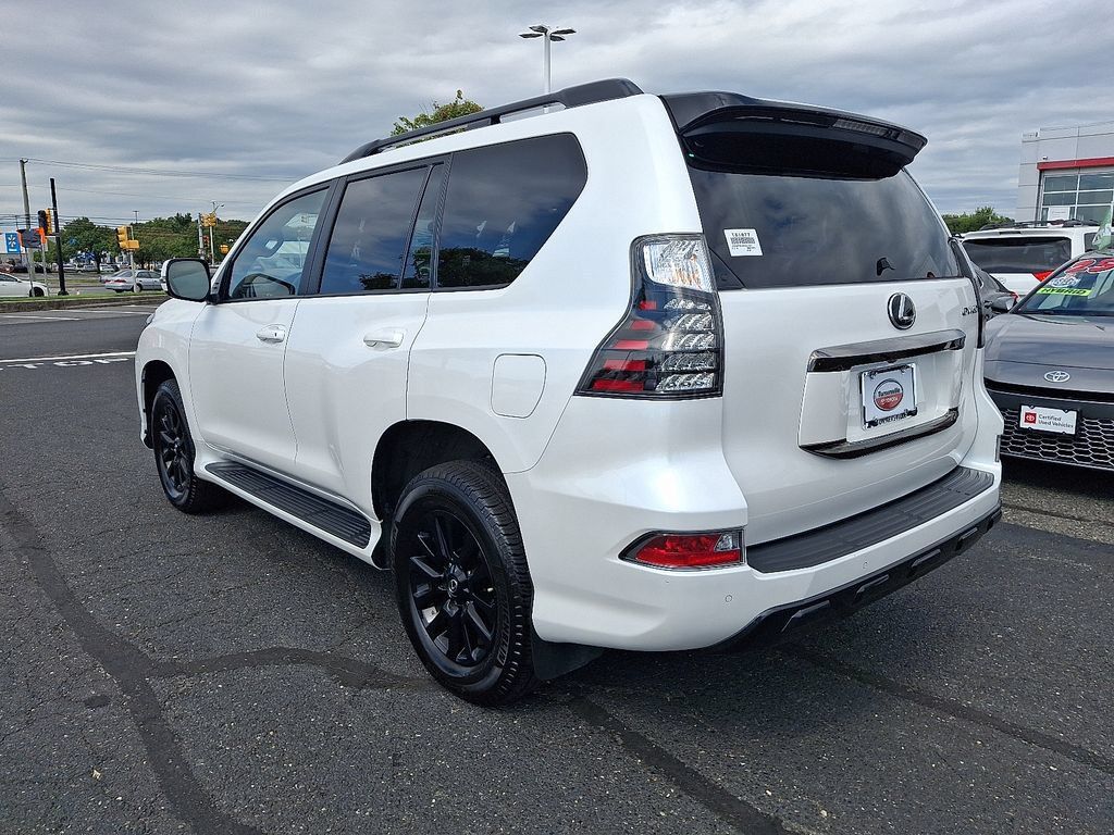 Used 2023 Lexus GX 460 w/ Black Line Special Edition AWD/4WD image 4