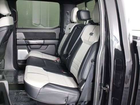 Used 2024 Ford F150 Lightning Platinum AWD/4WD image 30