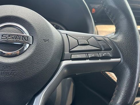 Used 2019 Nissan Kicks SR FWD image 22