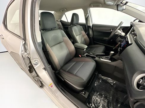 Used 2018 Toyota Corolla LE FWD image 27
