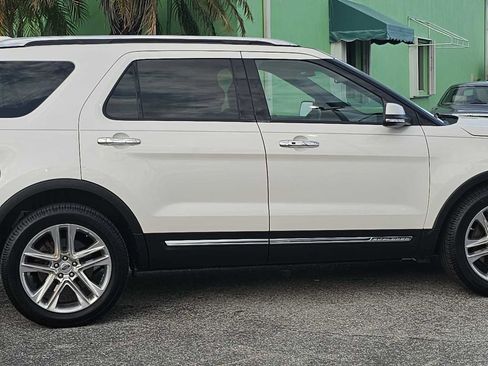 Used 2016 Ford Explorer Limited w/ Equipment Group 301A FWD image 22
