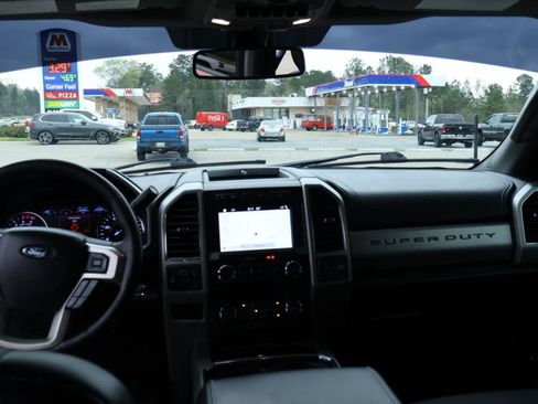 Used 2019 Ford F250 Lariat w/ Lariat Ultimate Package image 11