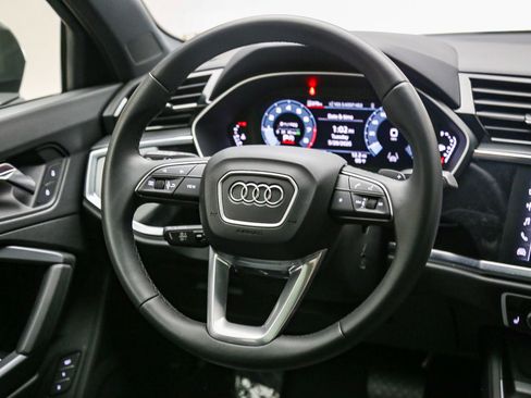 Certified 2025 Audi Q3 2.0T Premium w/ Convenience Package AWD/4WD image 16