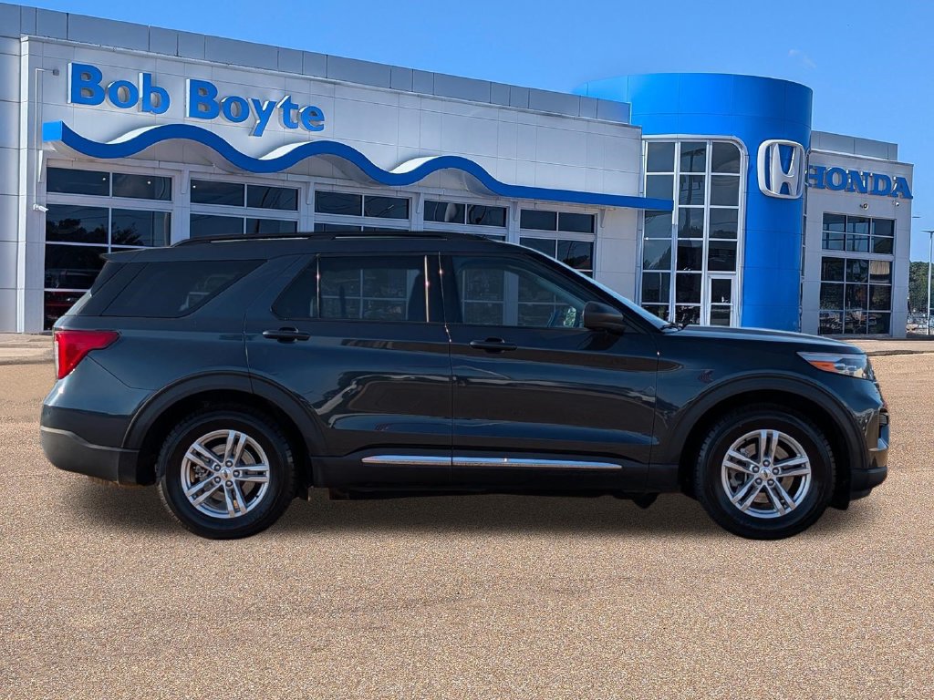 Used 2023 Ford Explorer XLT w/ Class IV Trailer Tow Package RWD image 7