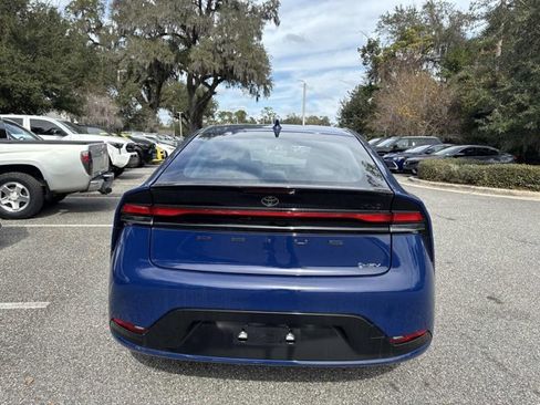 Used 2025 Toyota Prius XLE image 3