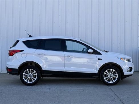 Used 2019 Ford Escape SE image 3