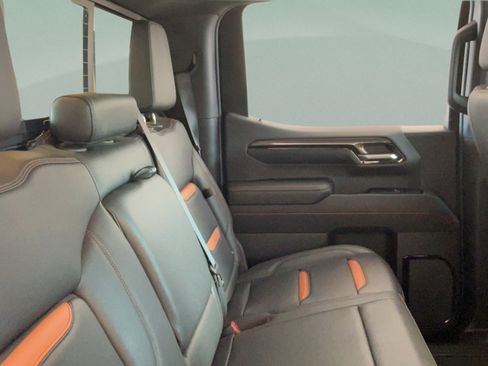 Used 2022 GMC Sierra 1500 AT4 w/ AT4 Preferred Package AWD/4WD image 36