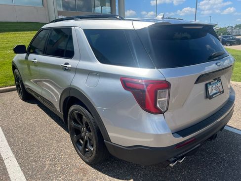 Used 2020 Ford Explorer ST w/ ST Street Pack AWD/4WD image 4