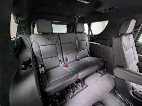 Used 2022 Chevrolet Suburban RST w/ Luxury Package AWD/4WD image 26