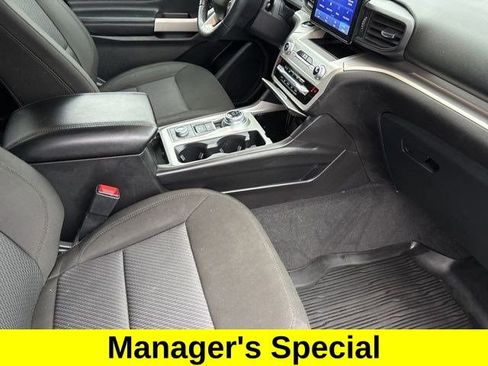 Used 2022 Ford Explorer XLT image 41