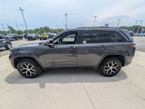 Used 2024 Jeep Grand Cherokee Limited image 7