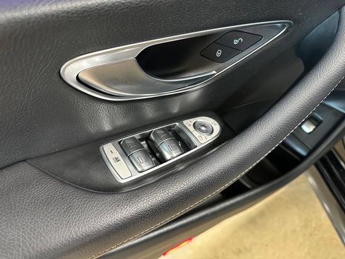 Used 2020 Mercedes-Benz E 350 Sedan image 11