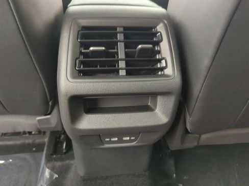 New 2026 Volkswagen Tiguan SE R-Line image 30