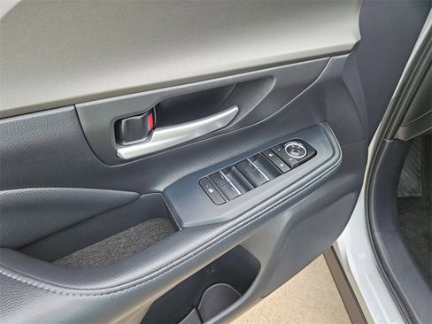 Used 2025 Toyota Grand Highlander FWD image 14