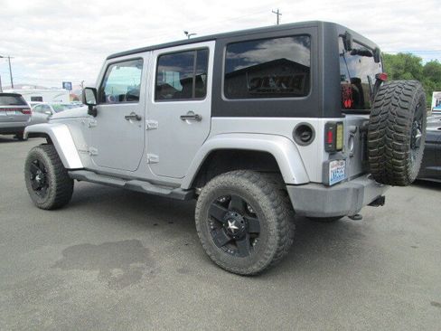 Used 2011 Jeep Wrangler Unlimited Sahara w/ Dual Top Group AWD/4WD image 2