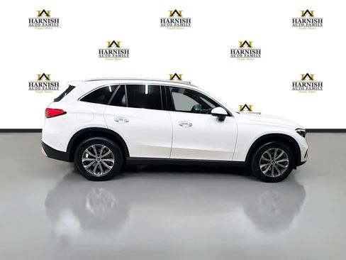 Used 2024 Mercedes-Benz GLC 300 4MATIC image 4
