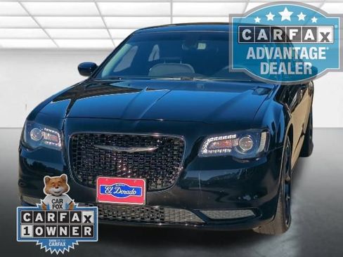 Used 2023 Chrysler 300 Touring w/ Sport Appearance Package image 22