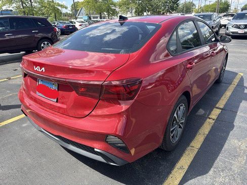 Used 2023 Kia Forte LXS w/ LXS Technology Package FWD image 2