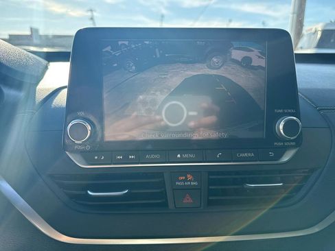 Used 2021 Nissan Altima 2.5 SV w/ SV Premium Package image 21