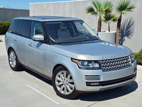 Used 2016 Land Rover Range Rover HSE image 2