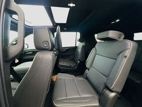 New 2026 Chevrolet Suburban Premier AWD/4WD image 29