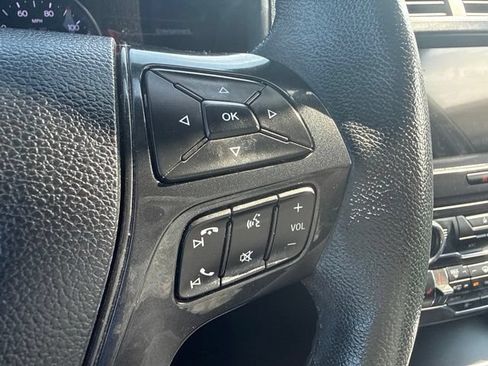 Used 2018 Ford Explorer XLT w/ Equipment Group 202A AWD/4WD image 23