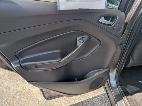 Used 2017 Ford Escape Titanium AWD/4WD image 11