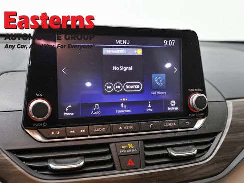 Used 2025 Nissan Altima 2.5 SV FWD image 18
