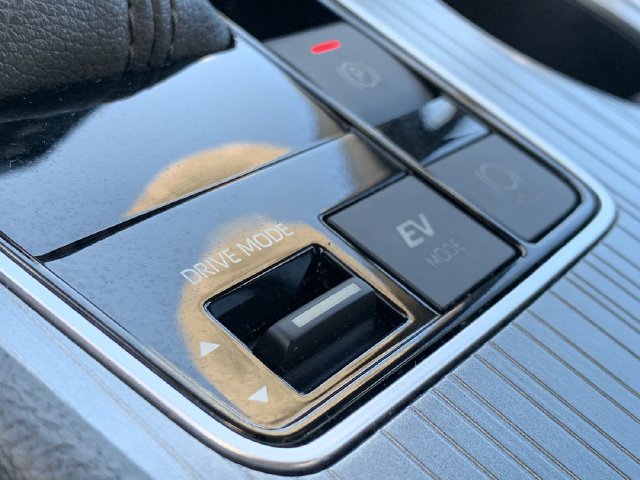 Certified 2024 Toyota Sienna XSE FWD image 28