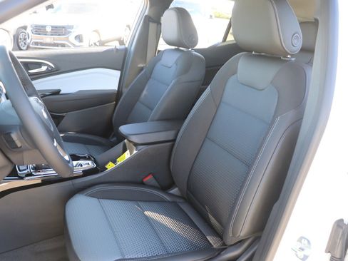 New 2026 Chevrolet Trax LT w/ Driver Confidence Package image 14