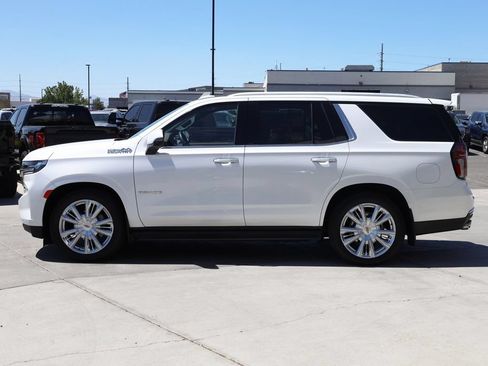 Used 2023 Chevrolet Tahoe High Country AWD/4WD image 3
